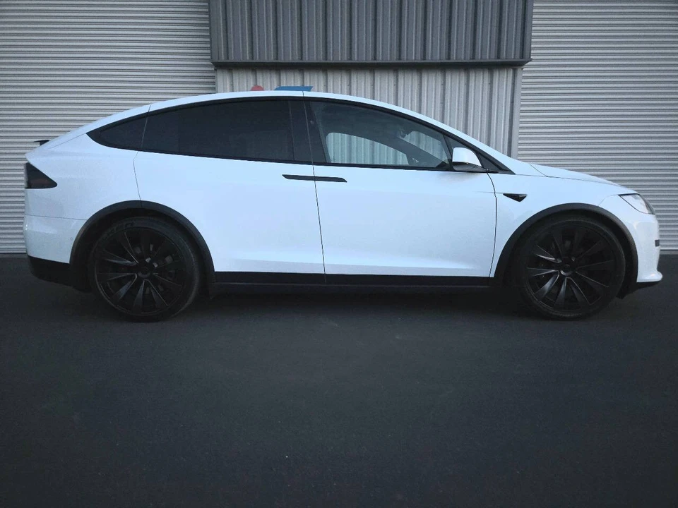 2022 Tesla Model X Plaid - Image 9 of 21