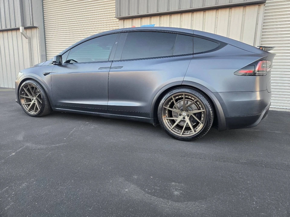 2022 Tesla Model X Plaid - Image 4 of 21