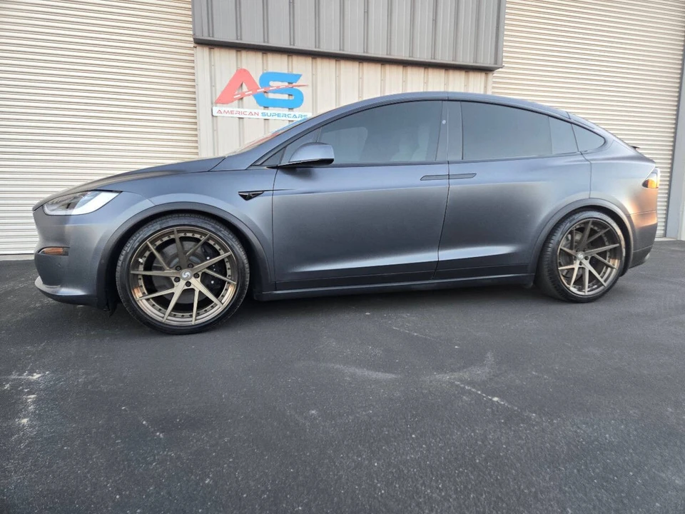 2022 Tesla Model X Plaid - Image 2 of 21