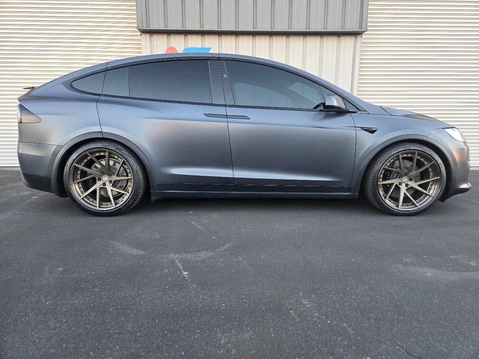 2022 Tesla Model X Plaid - Image 9 of 21