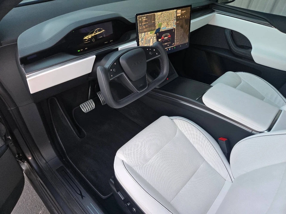2022 Tesla Model X Plaid - Image 19 of 21
