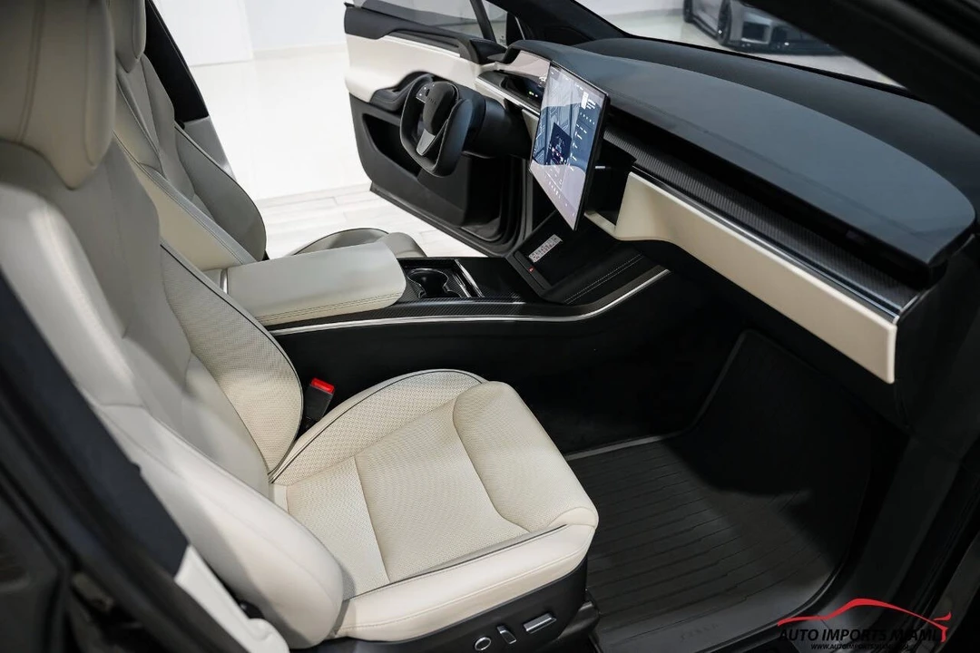 2022 Tesla Model X Plaid - Image 11 of 12