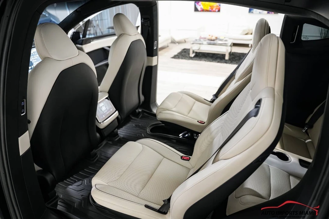 2022 Tesla Model X Plaid - Image 9 of 12