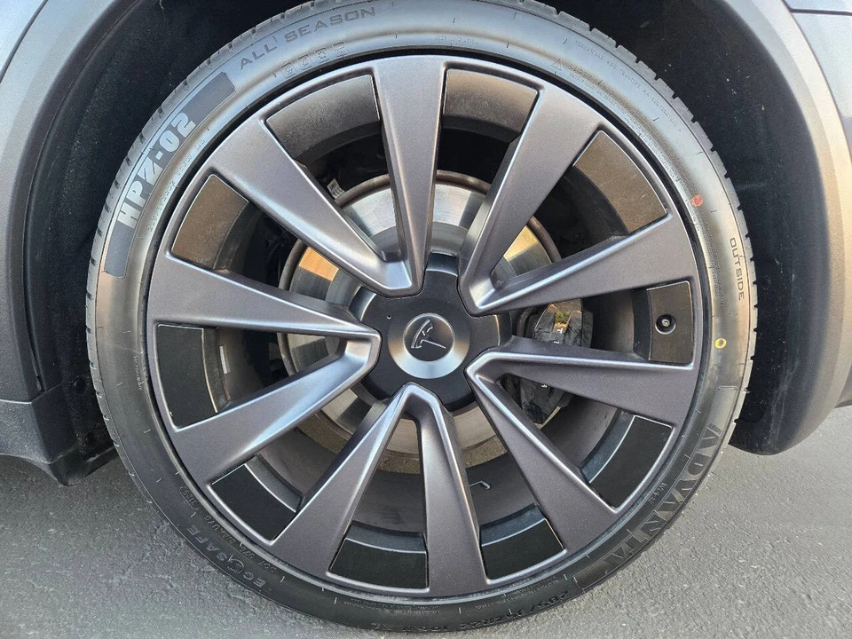 2022 Tesla Model X Plaid - Image 15 of 21