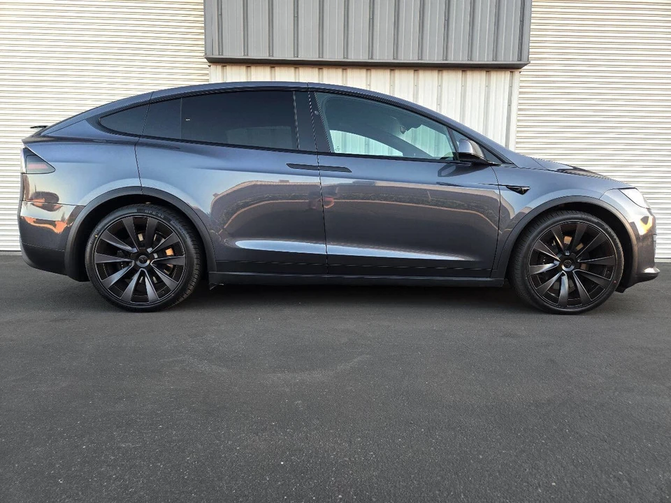 2022 Tesla Model X Plaid - Image 10 of 21