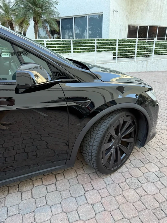 2022 Tesla Model X Plaid - Image 14 of 21