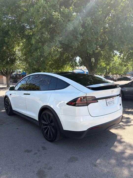 2022 Tesla Model X Plaid - Image 8 of 9