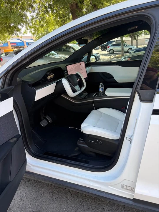 2022 Tesla Model X Plaid - Image 2 of 9