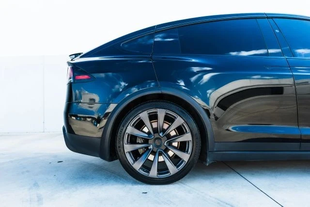 2022 Tesla Model X Plaid - Image 17 of 21