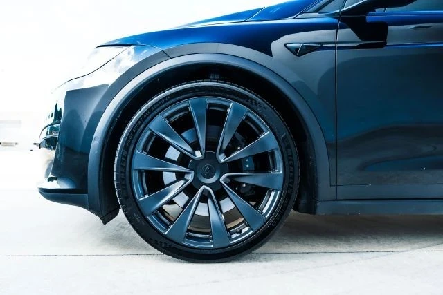 2022 Tesla Model X Plaid - Image 11 of 21