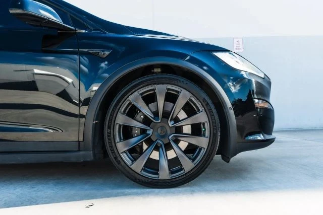 2022 Tesla Model X Plaid - Image 16 of 21