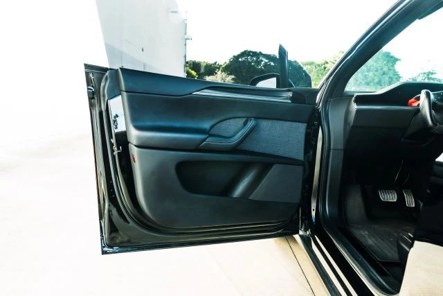 2022 Tesla Model X Plaid - Image 19 of 21