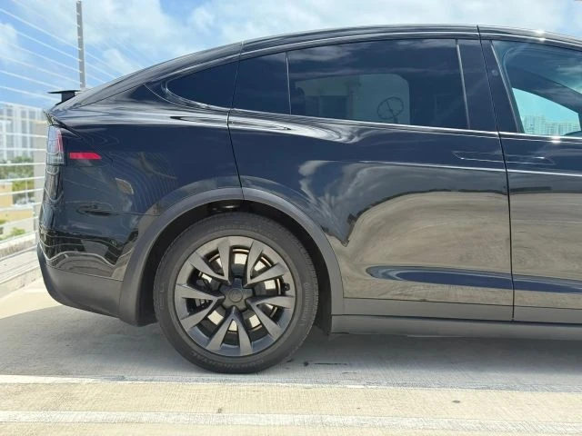 2022 Tesla Model X Plaid - Image 11 of 21