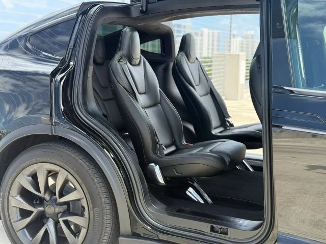 2022 Tesla Model X Plaid - Image 18 of 21