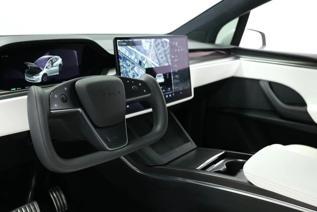 2022 Tesla Model X Plaid - Image 3 of 12