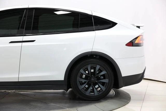 2022 Tesla Model X Plaid - Image 9 of 12
