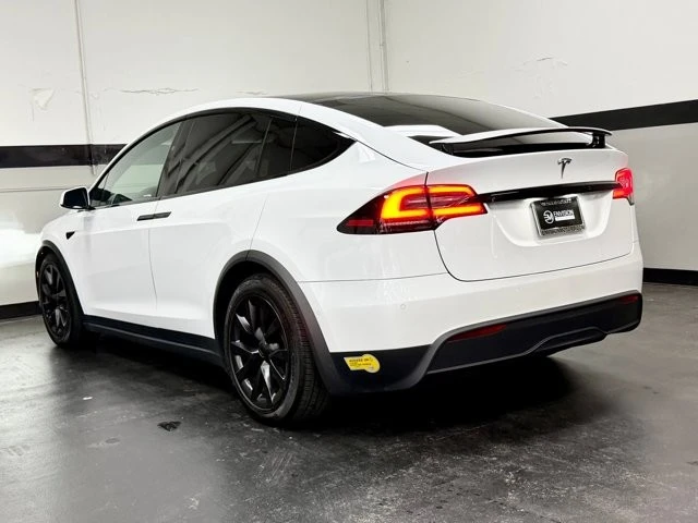 2022 Tesla Model X - Image 10 of 31