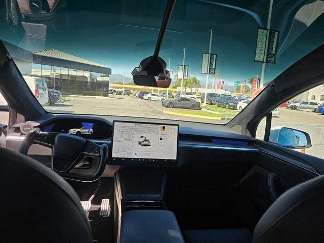 2022 Tesla Model X - Image 10 of 17