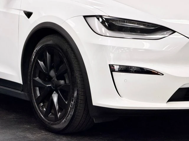 2022 Tesla Model X - Image 4 of 31