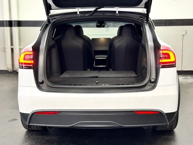 2022 Tesla Model X - Image 16 of 31