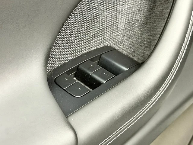 2022 Tesla Model X - Image 21 of 31