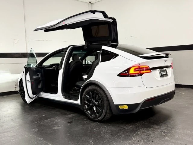 2022 Tesla Model X - Image 13 of 31