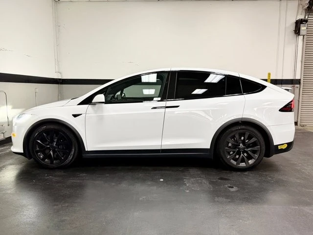 2022 Tesla Model X - Image 9 of 31