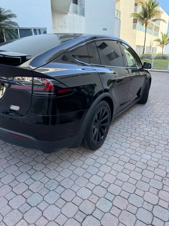 2022 Tesla Model X Plaid - Image 11 of 21