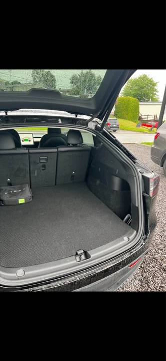 2022 Tesla Model Y - Image 9 of 10