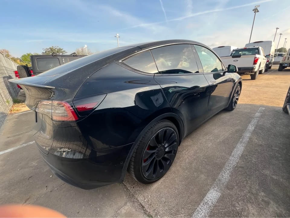 2022 Tesla Model Y - Image 5 of 6