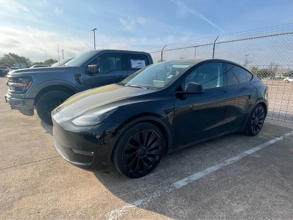 2022 Tesla Model Y - Image 2 of 6