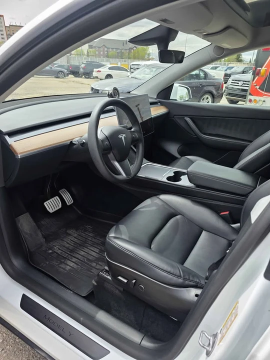 2022 Tesla Model Y - Image 6 of 11