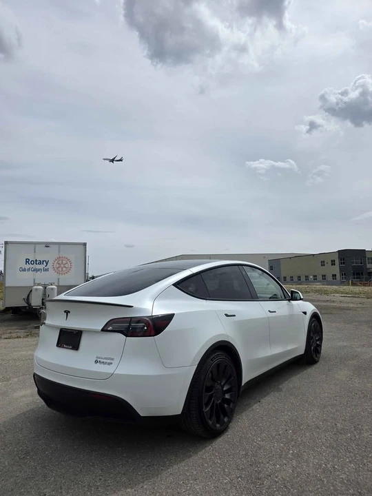 2022 Tesla Model Y - Image 4 of 11