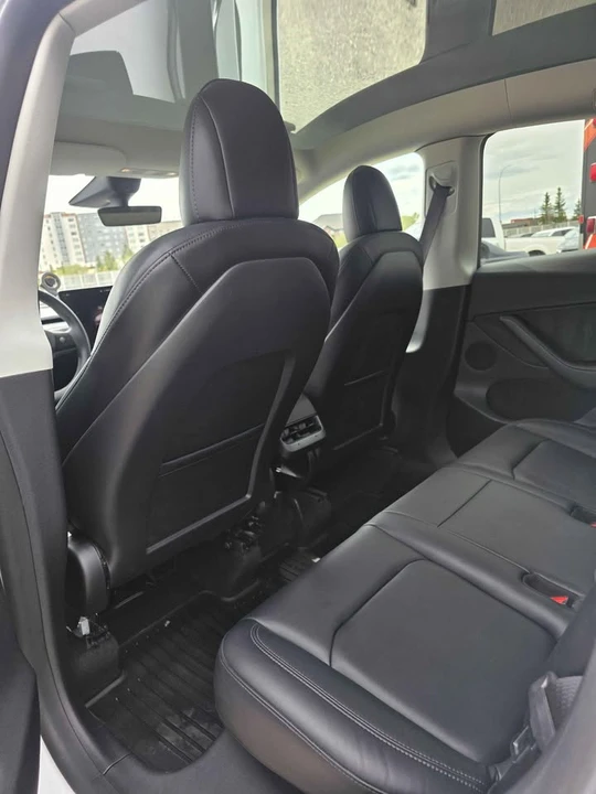 2022 Tesla Model Y - Image 9 of 11