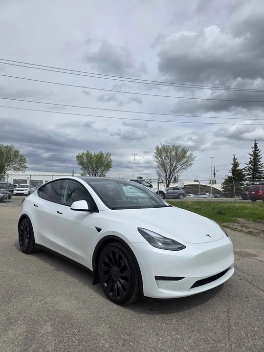 2022 Tesla Model Y - Image 5 of 11