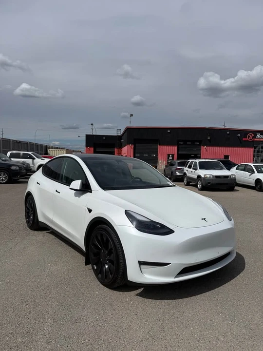 2022 Tesla Model Y - Image 2 of 6