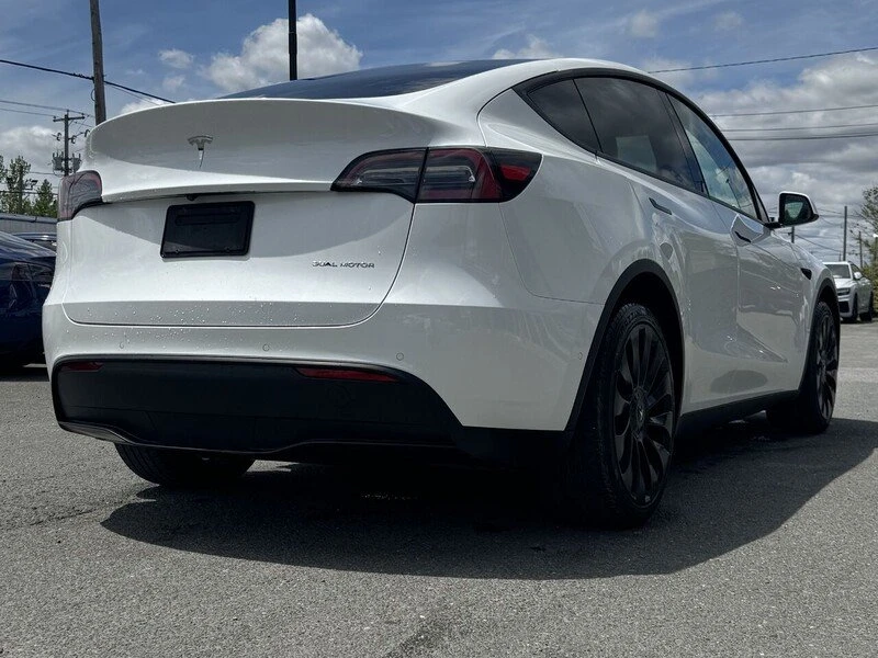 2022 Tesla Model Y - Image 7 of 10