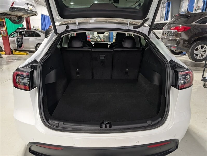 2022 Tesla Model Y - Image 17 of 20