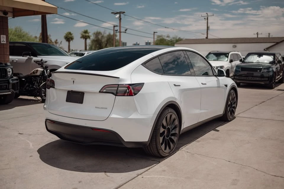 2022 Tesla Model Y - Image 4 of 18