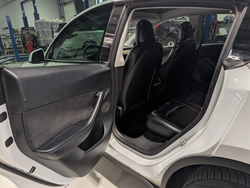2022 Tesla Model Y - Image 11 of 20