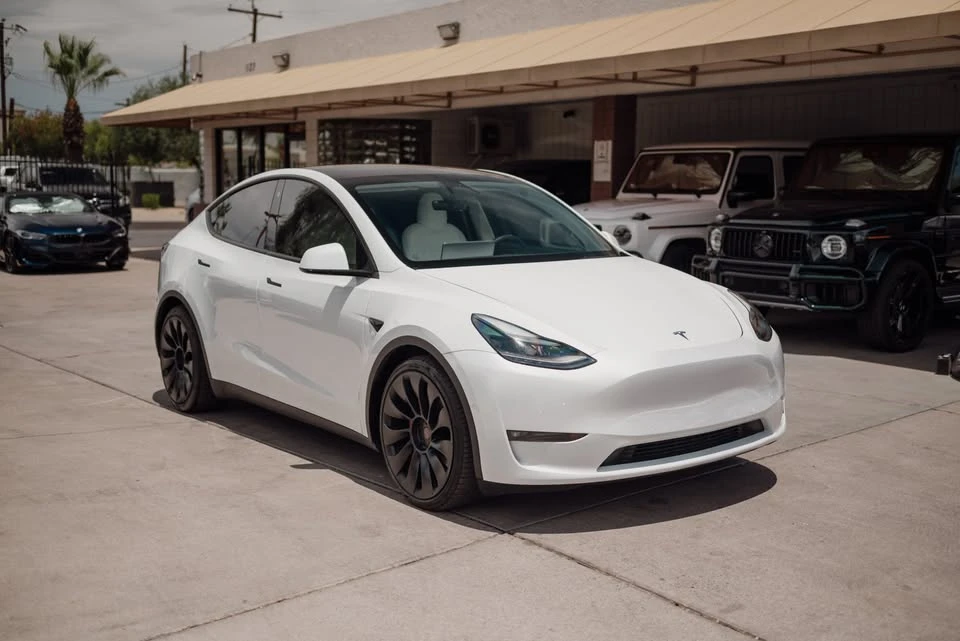 2022 Tesla Model Y - Image 3 of 18