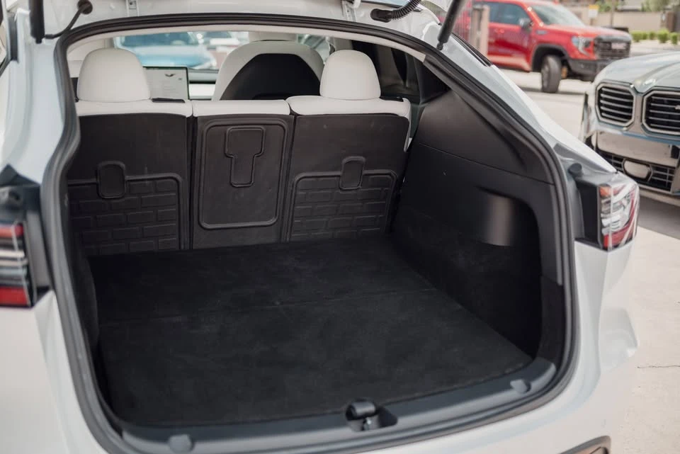 2022 Tesla Model Y - Image 14 of 18