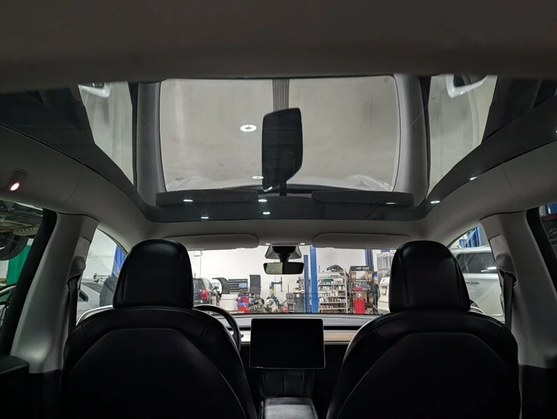 2022 Tesla Model Y - Image 19 of 20