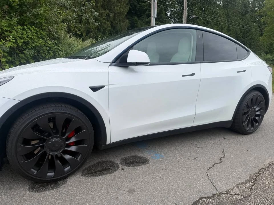 2022 Tesla Model Y - Image 2 of 20