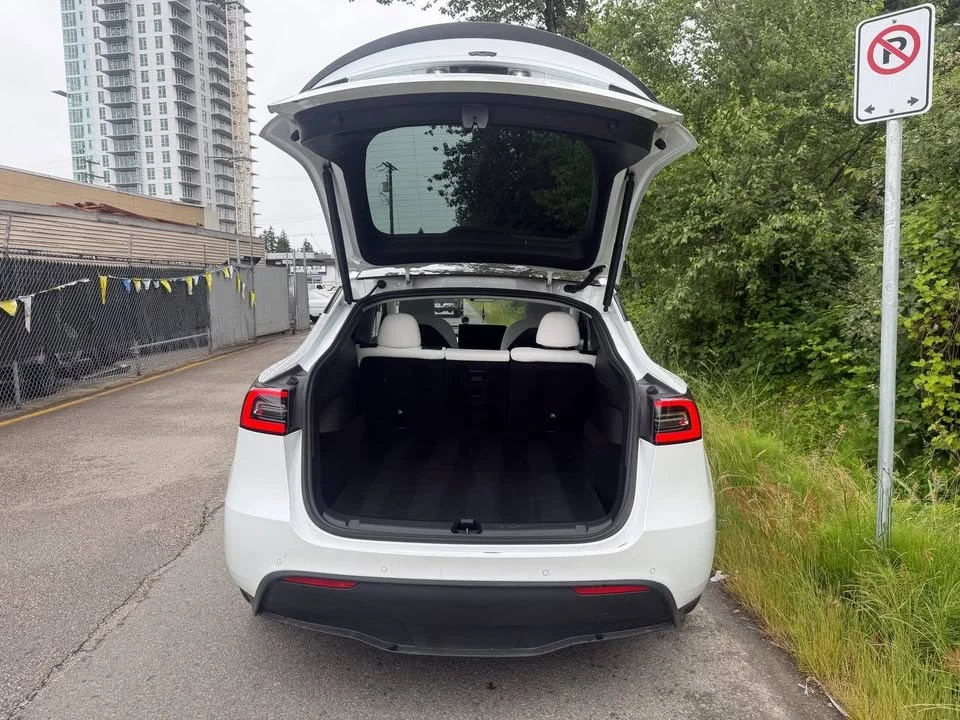 2022 Tesla Model Y - Image 11 of 20
