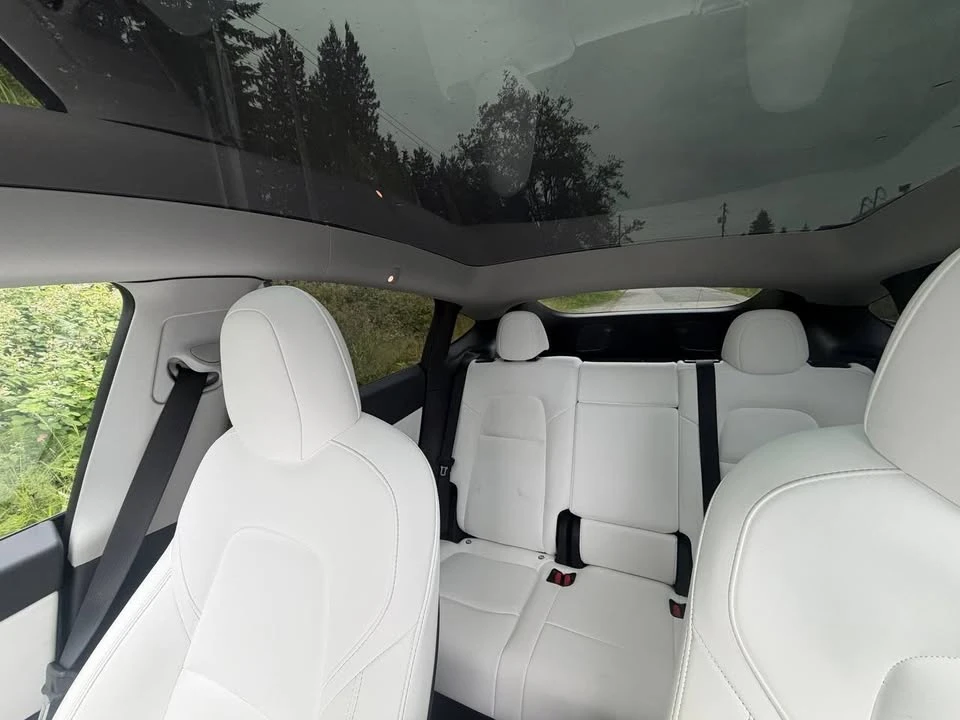 2022 Tesla Model Y - Image 17 of 20