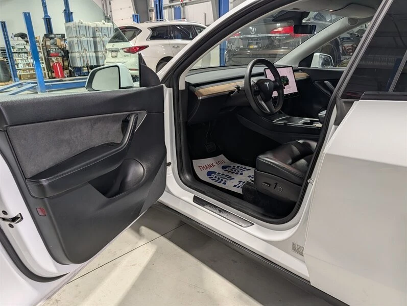 2022 Tesla Model Y - Image 7 of 20