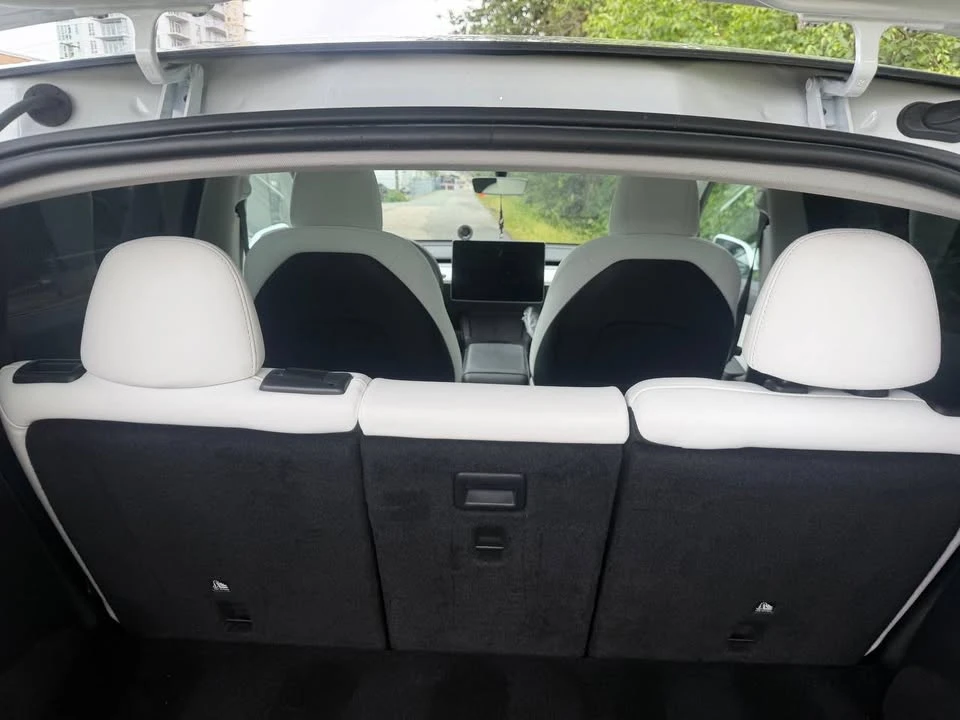 2022 Tesla Model Y - Image 9 of 20
