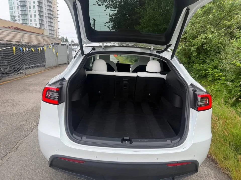 2022 Tesla Model Y - Image 8 of 20