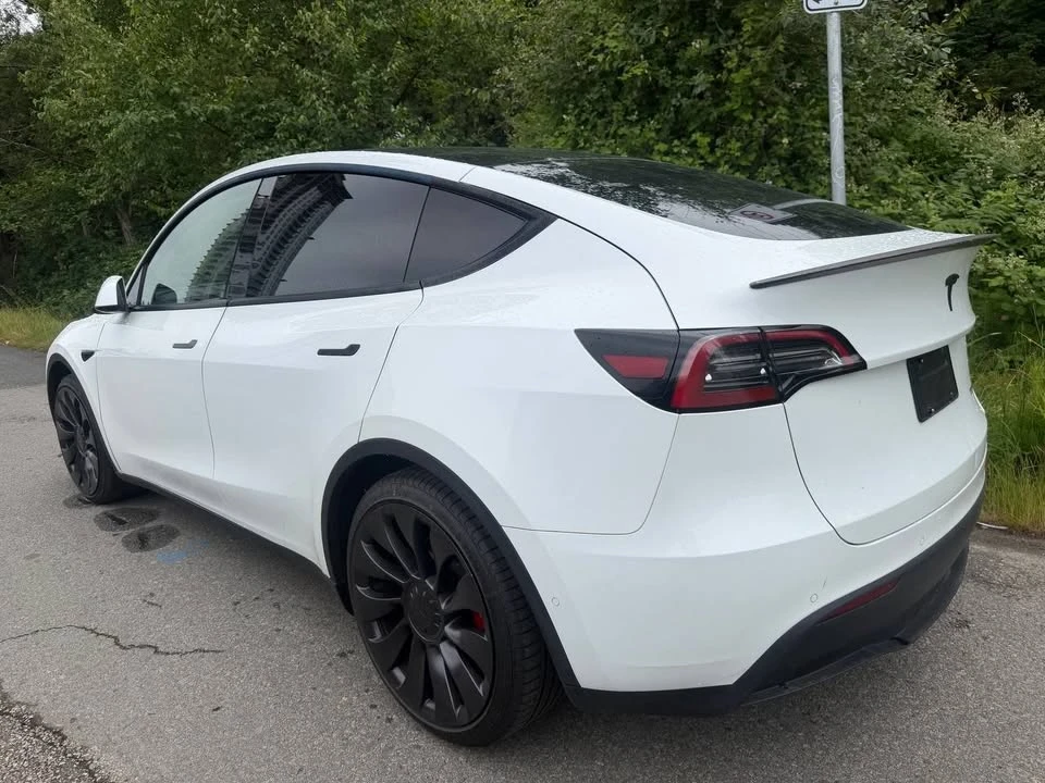 2022 Tesla Model Y - Image 4 of 20